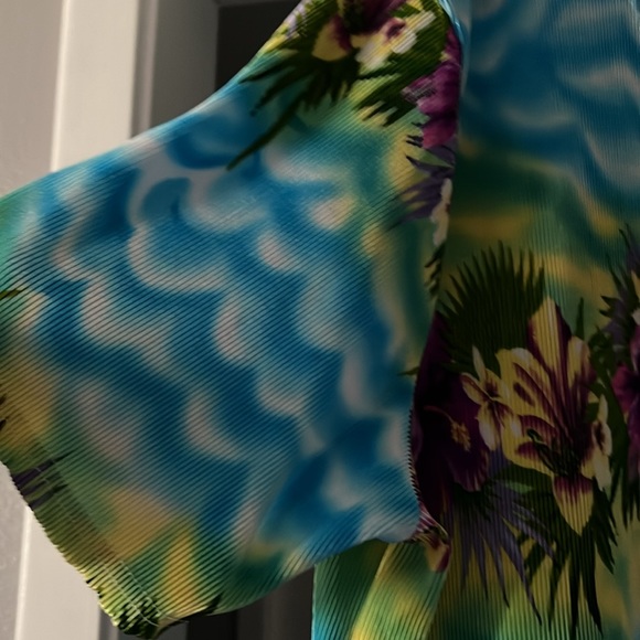 Ninety Woman 1X short-sleeve blouse, 100% polyester - Picture 3 of 6